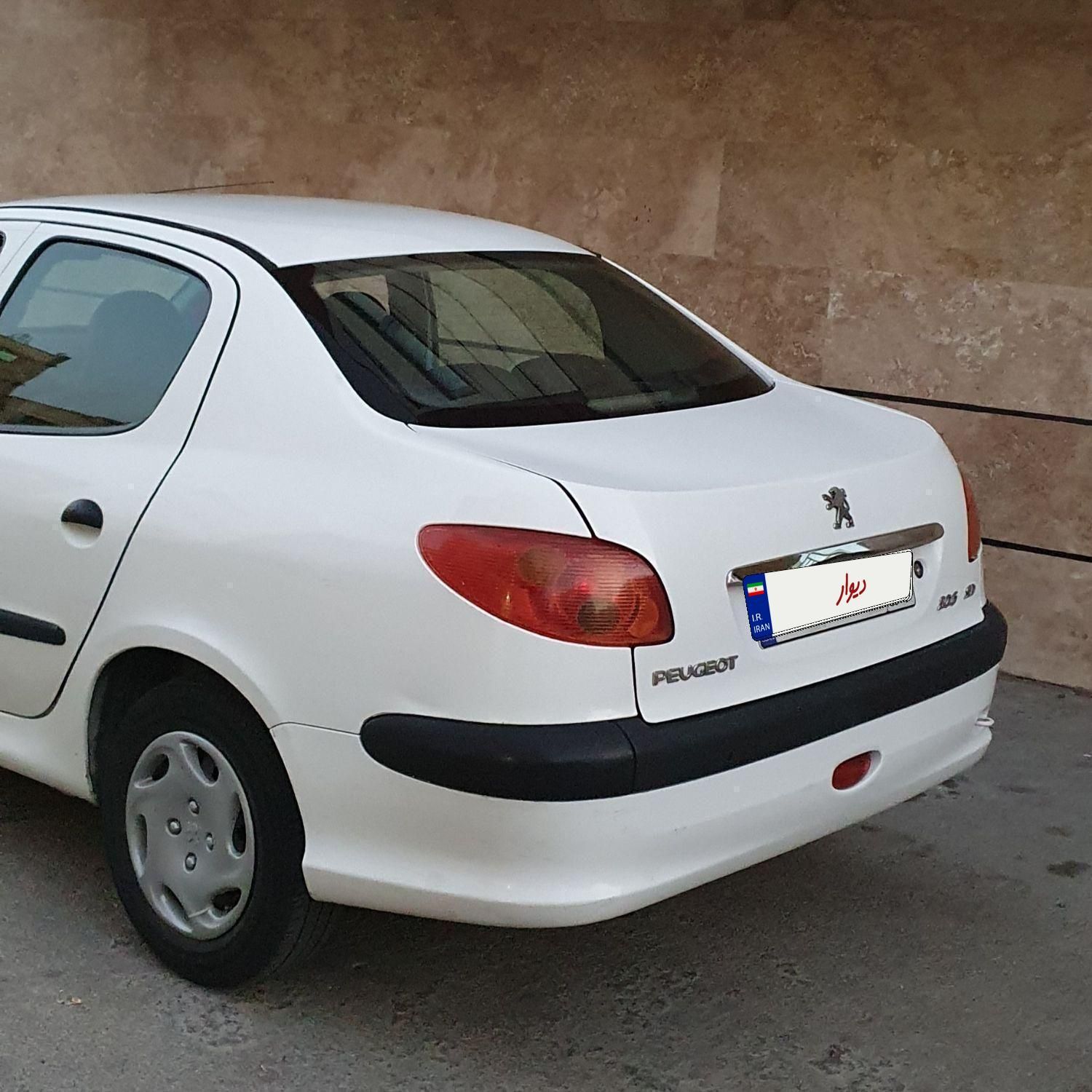 پژو ۲۰۶ صندوق دار v8 - 1393