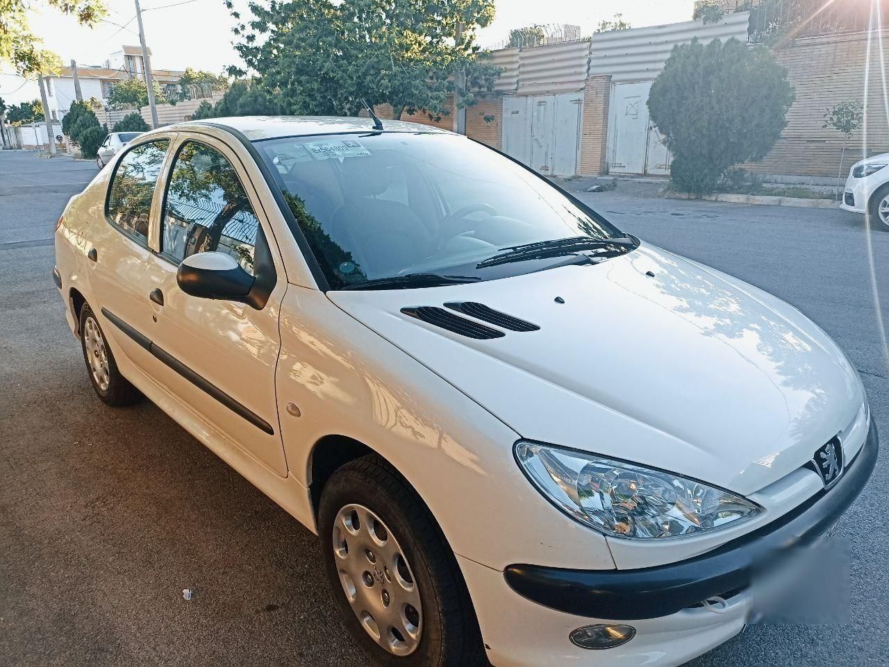 پژو ۲۰۶ صندوق دار v8 - 1399