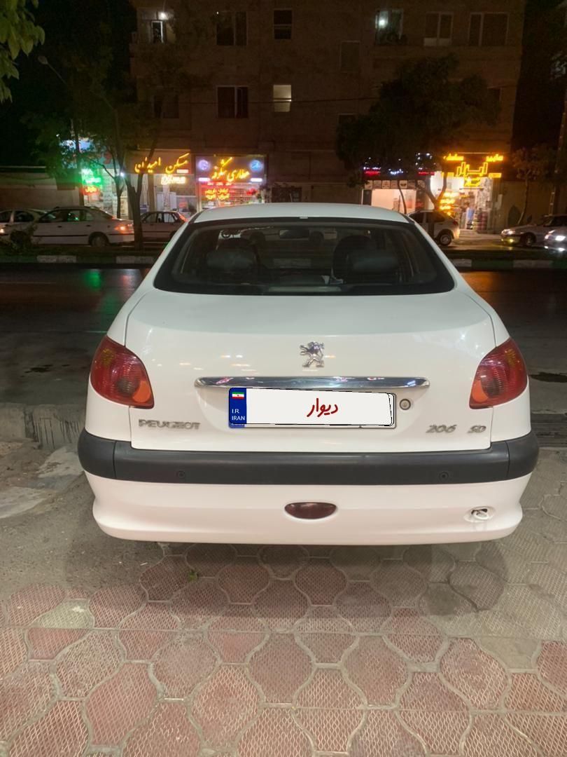 پژو ۲۰۶ صندوق دار v8 - 1396