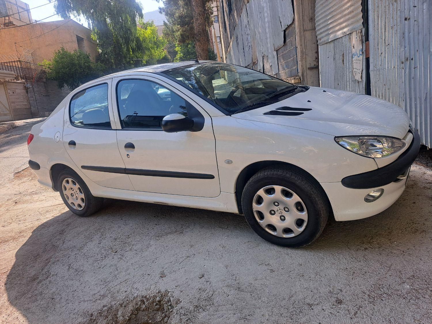 پژو ۲۰۶ صندوق دار v8 - 1396