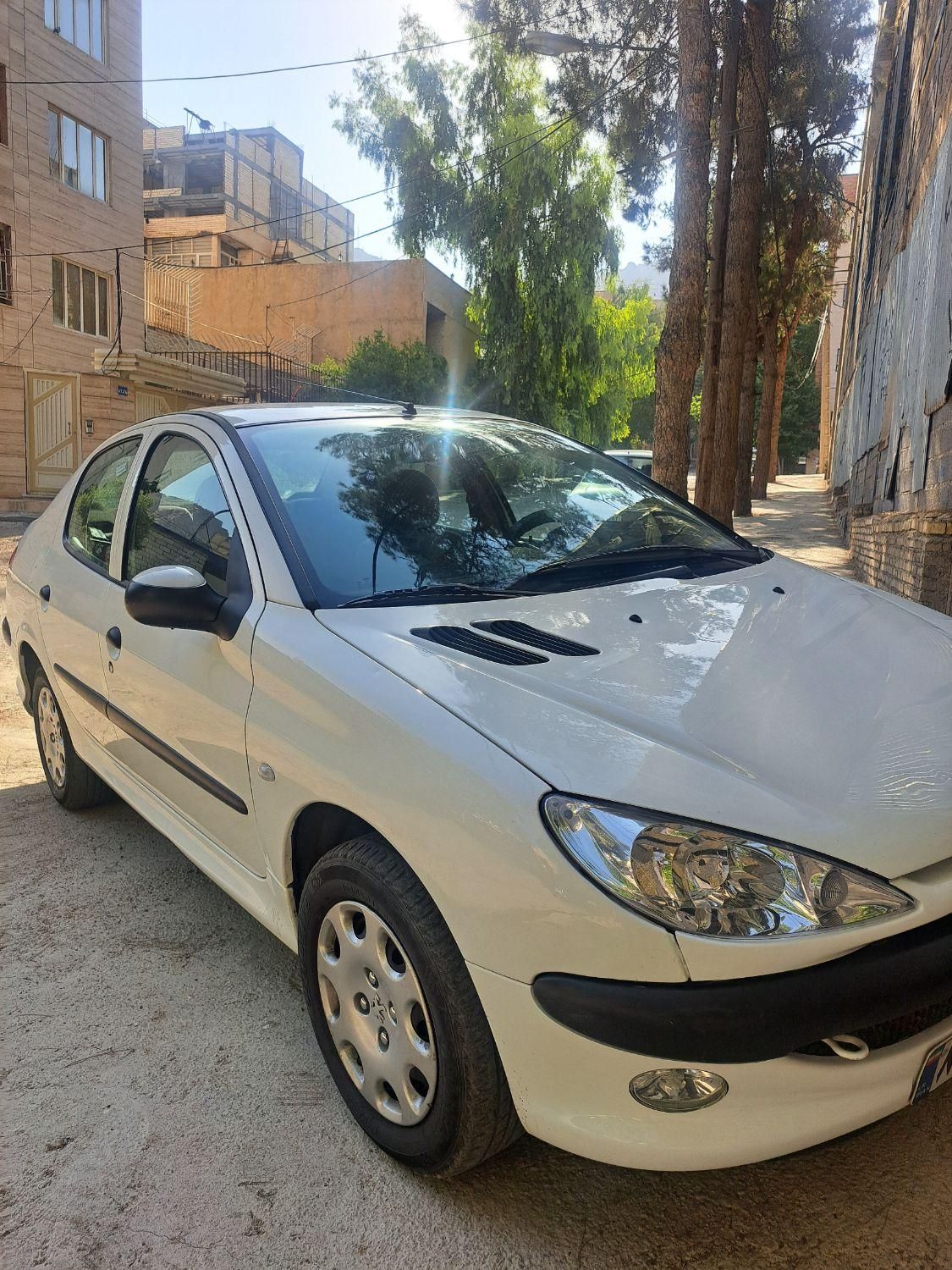 پژو ۲۰۶ صندوق دار v8 - 1396