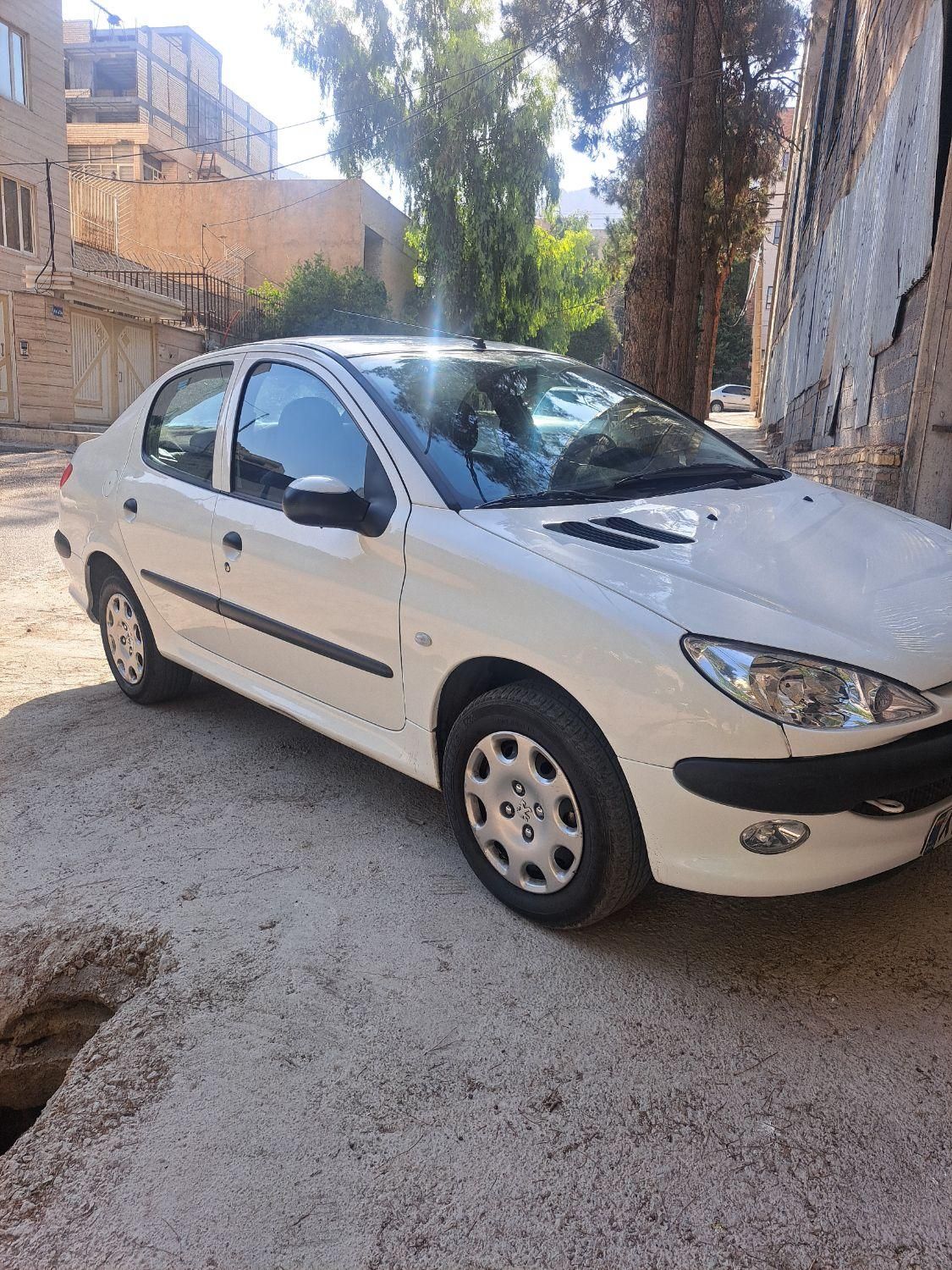 پژو ۲۰۶ صندوق دار v8 - 1396