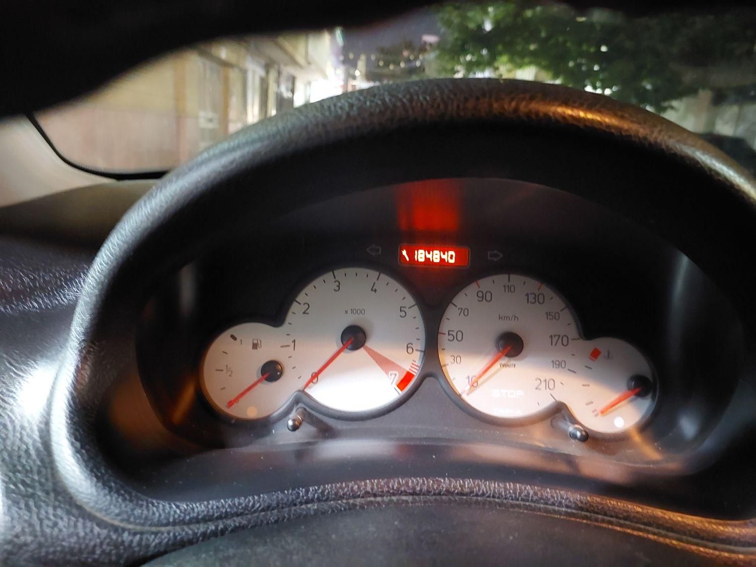 پژو ۲۰۶ صندوق دار v8 - 1395
