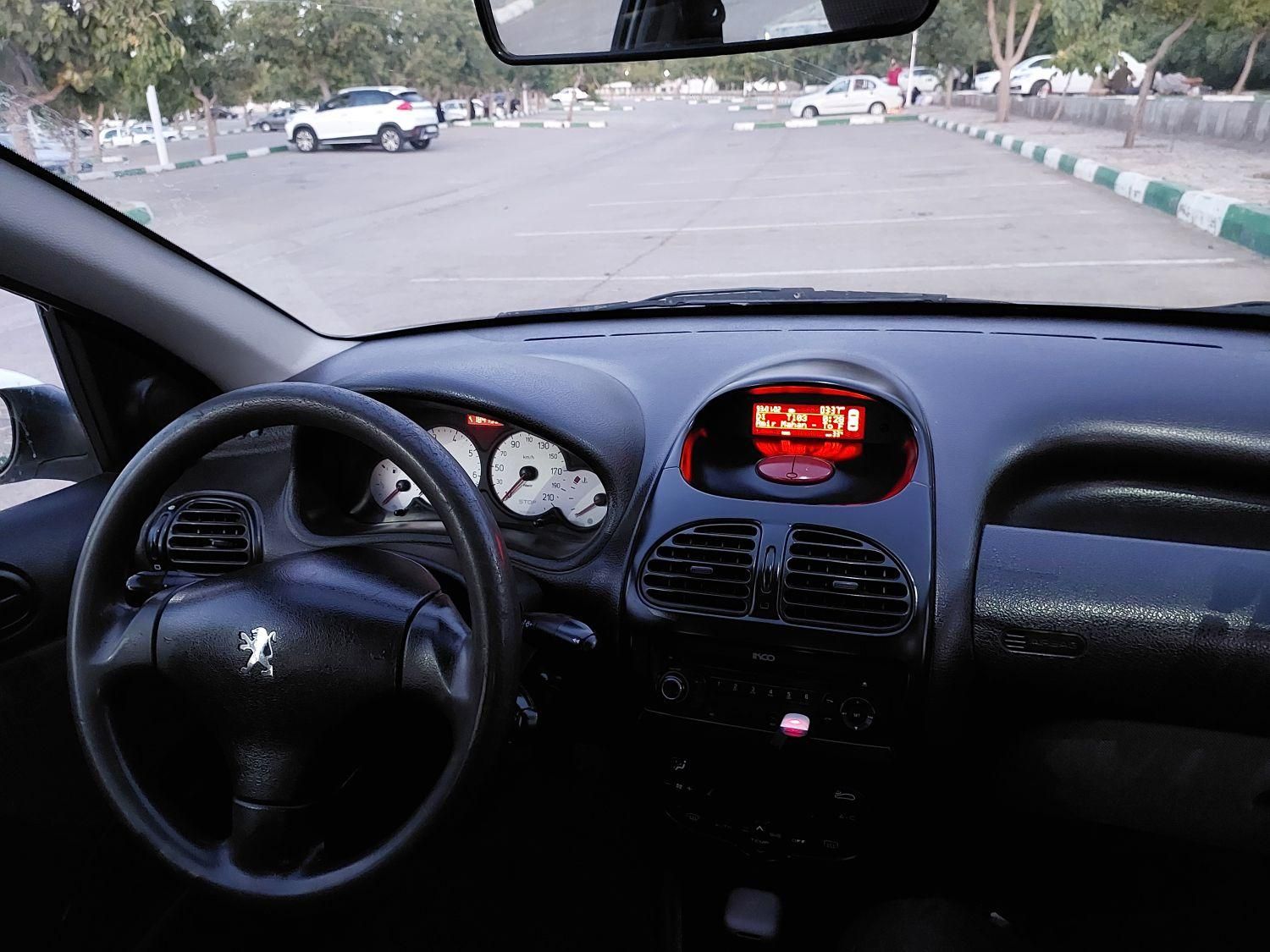 پژو ۲۰۶ صندوق دار v8 - 1395