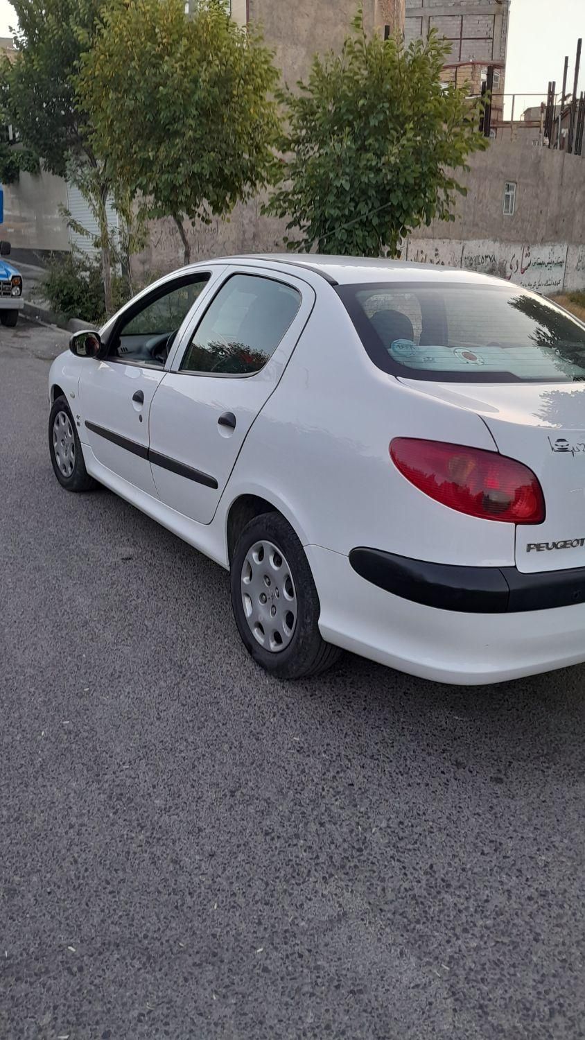 پژو ۲۰۶ صندوق دار v8 - 1396