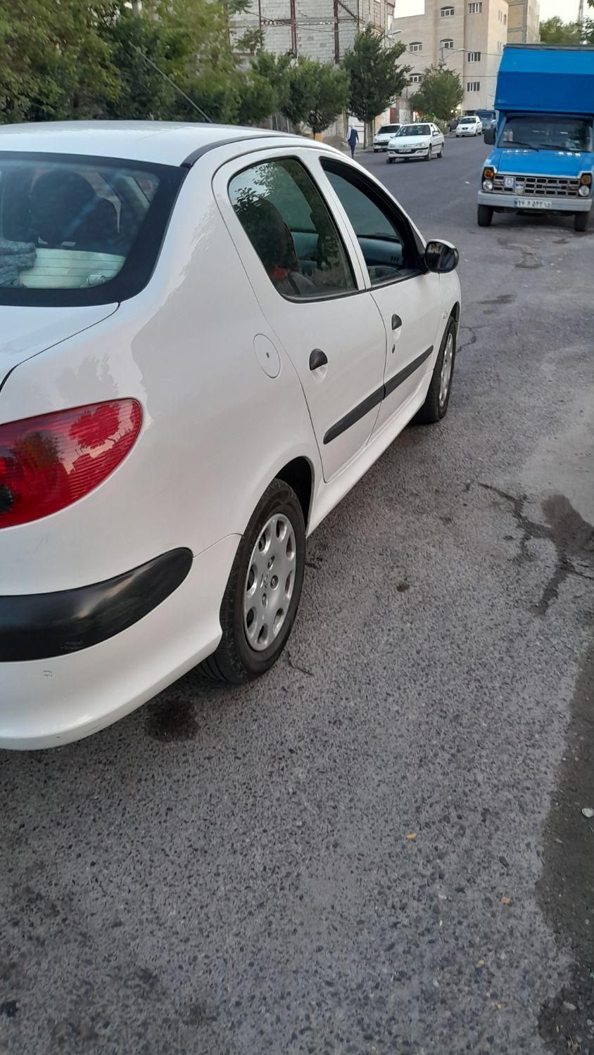 پژو ۲۰۶ صندوق دار v8 - 1396