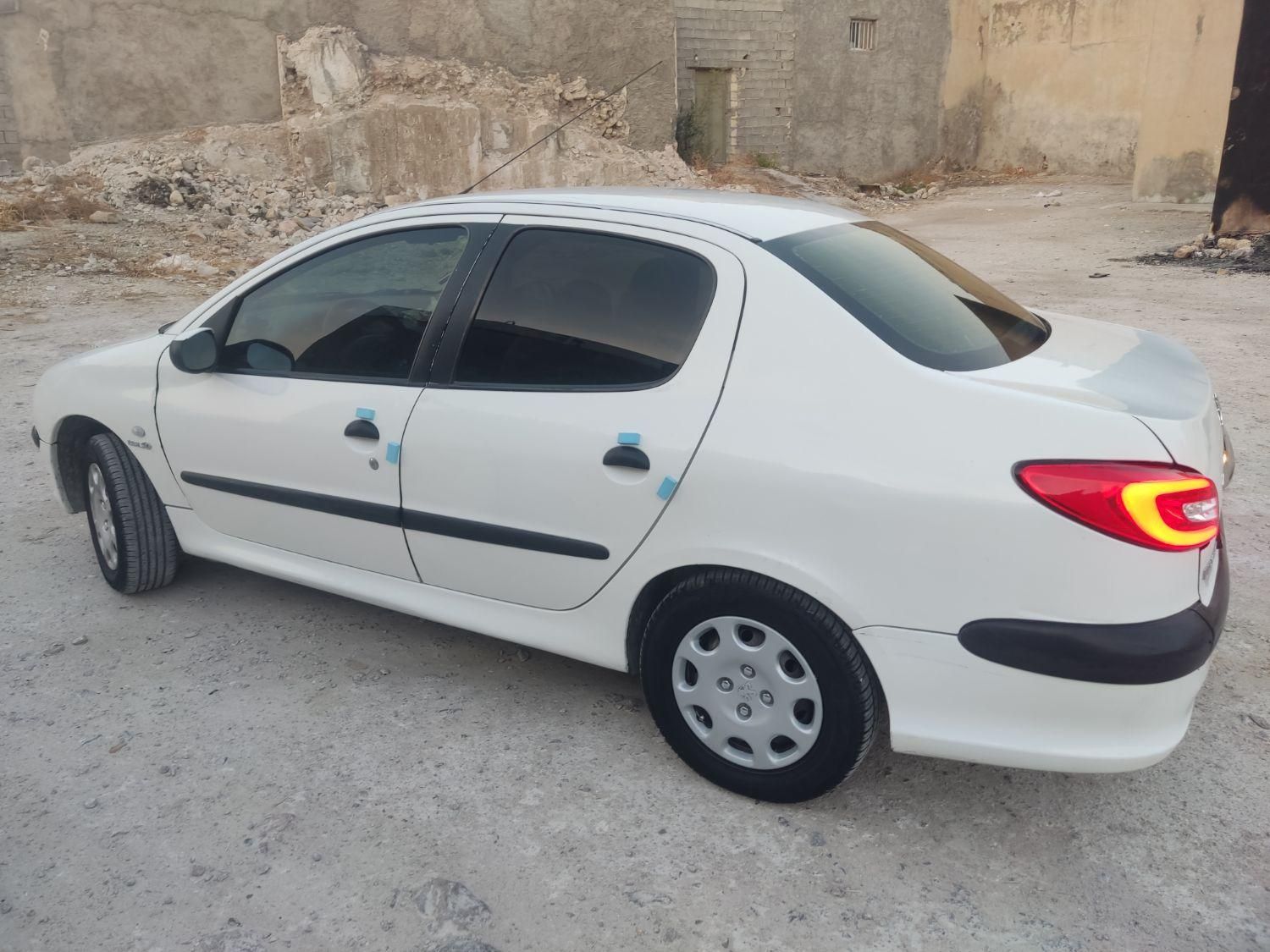 پژو ۲۰۶ صندوق دار v8 - 1389