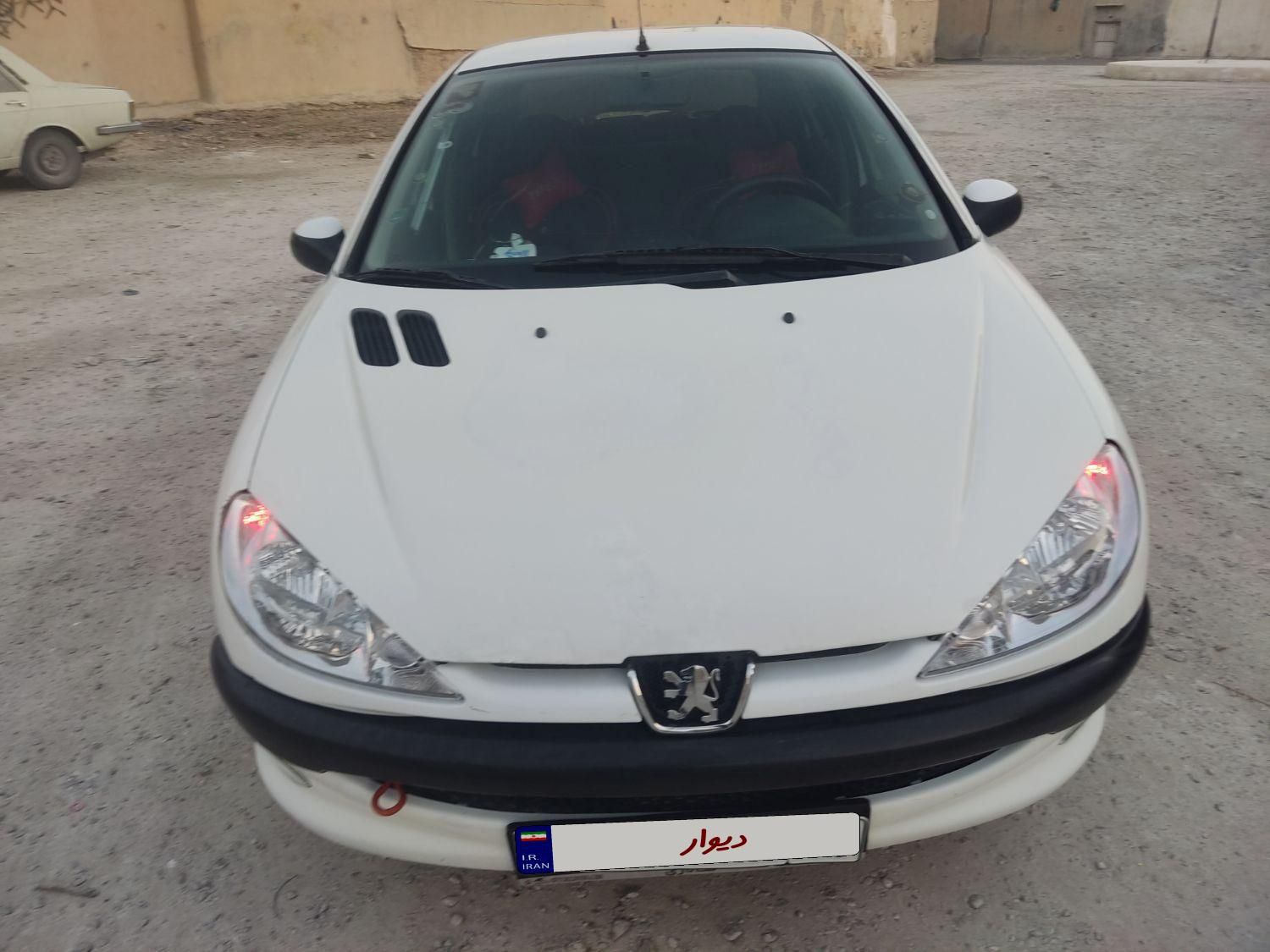 پژو ۲۰۶ صندوق دار v8 - 1389