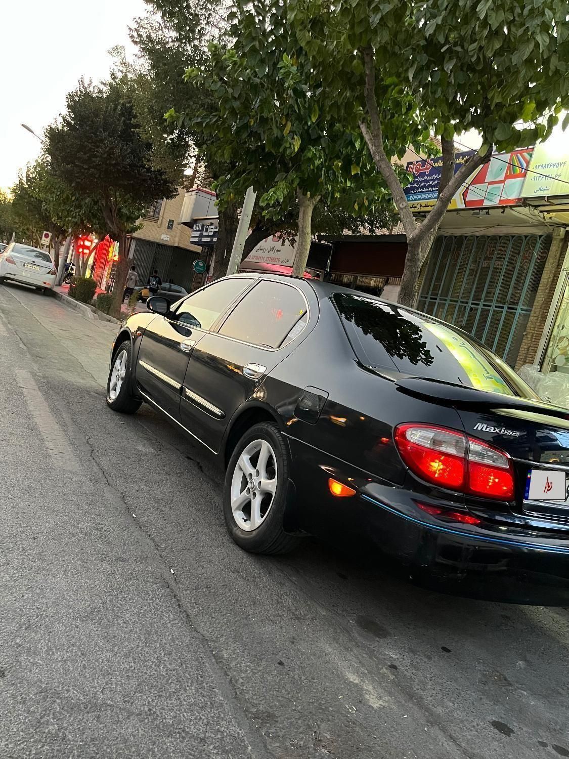 نیسان ماکسیما دنده‌ای - 1383