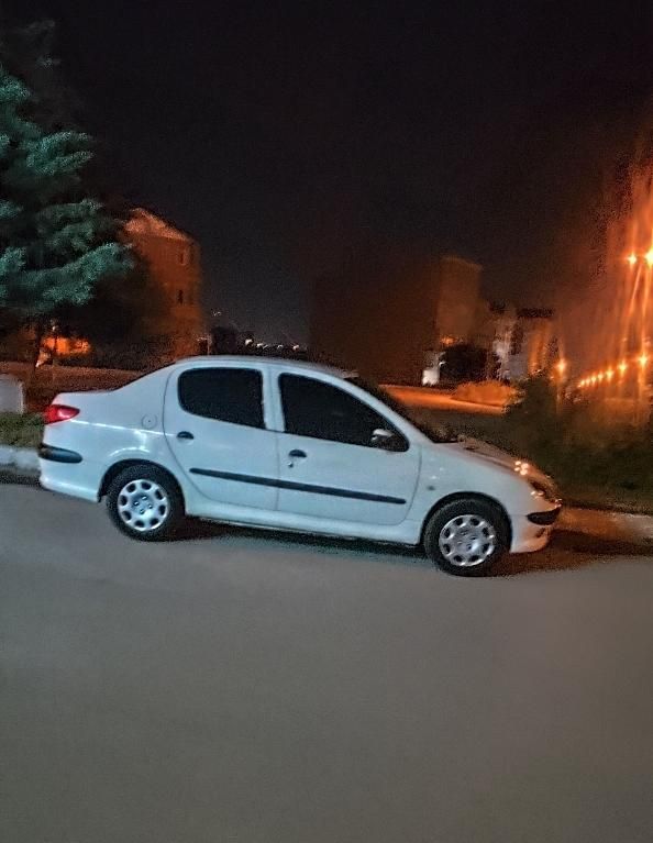 پژو ۲۰۶ صندوق دار v8 - 1394