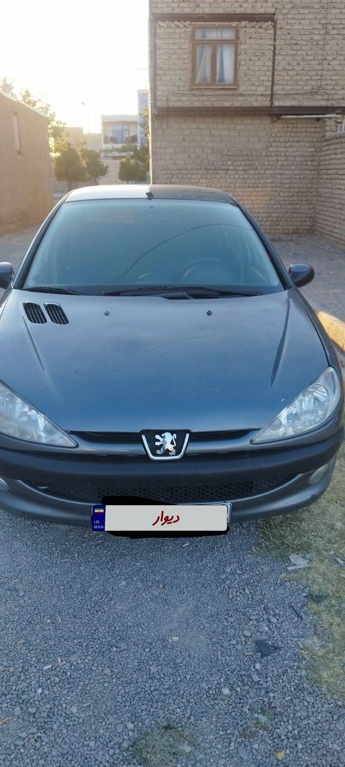 پژو ۲۰۶ صندوق دار v8 - 1393