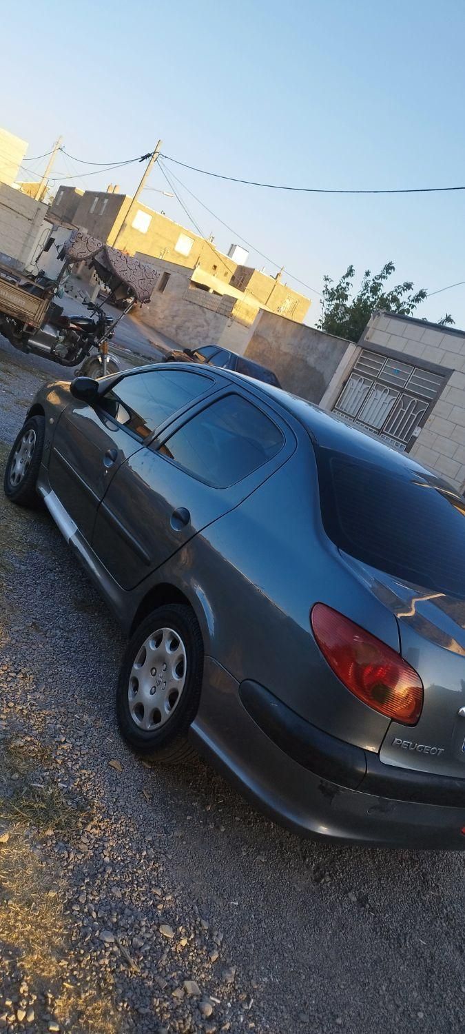 پژو ۲۰۶ صندوق دار v8 - 1393