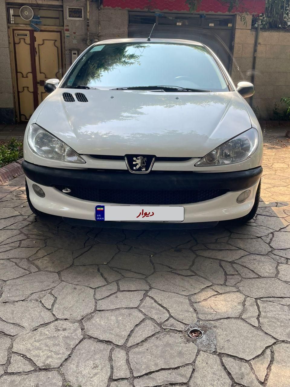 پژو ۲۰۶ صندوق دار v8 - 1396