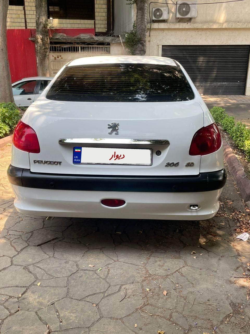 پژو ۲۰۶ صندوق دار v8 - 1396
