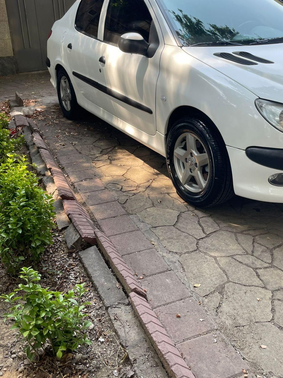 پژو ۲۰۶ صندوق دار v8 - 1396