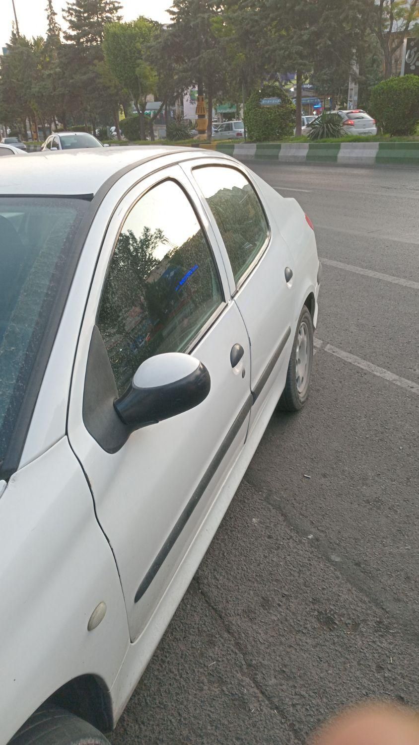 پژو ۲۰۶ صندوق دار v8 - 1395