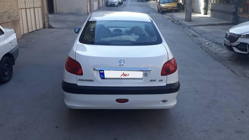 پژو ۲۰۶ صندوق دار v8 - 1391