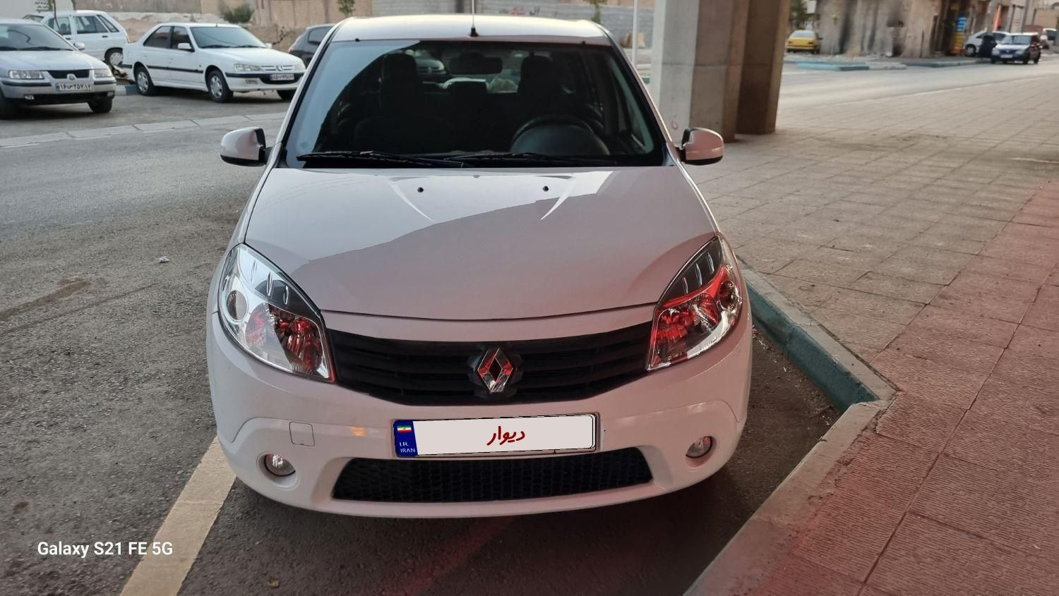 رنو ساندرو اتوماتیک - 1395