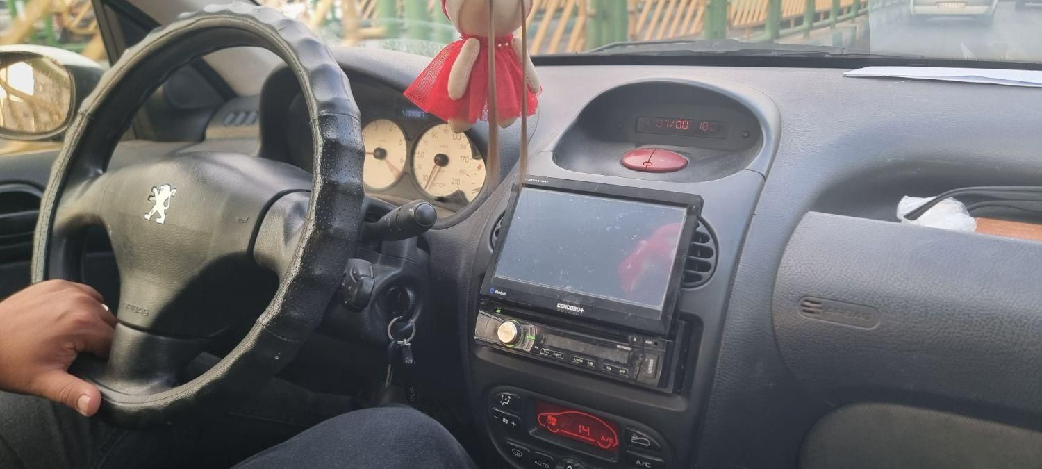 پژو ۲۰۶ صندوق دار v8 - 1390