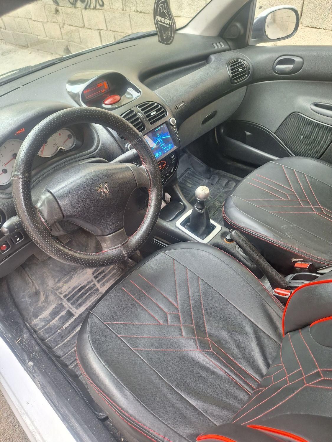 پژو ۲۰۶ صندوق دار v8 - 1397
