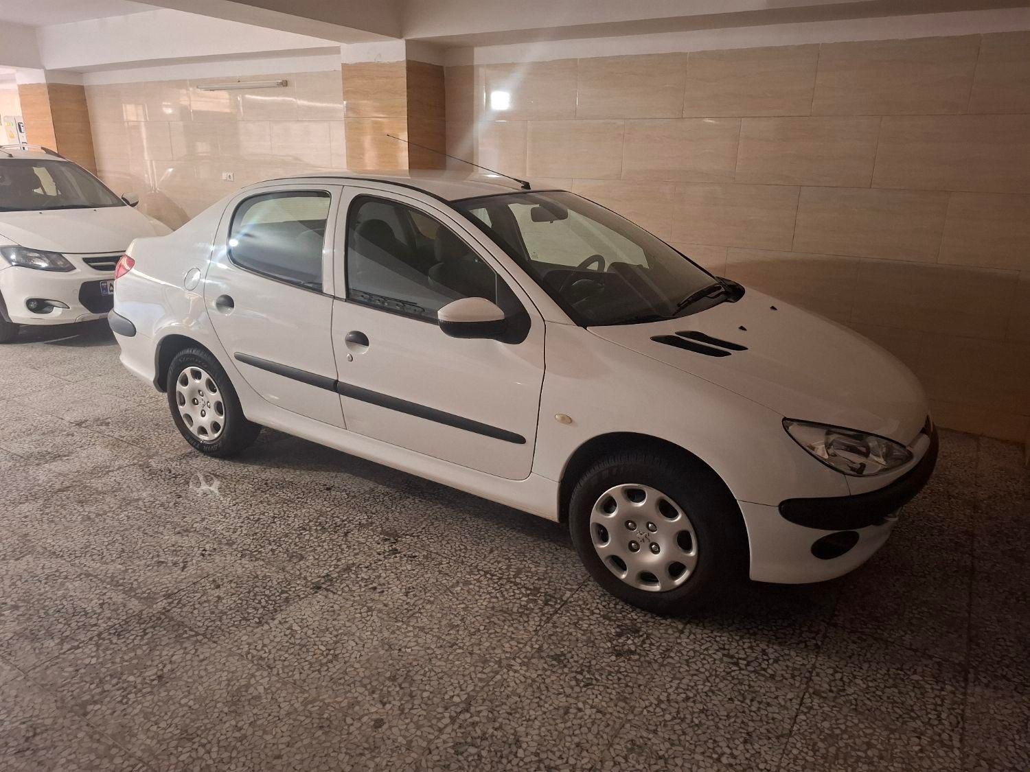 پژو ۲۰۶ صندوق دار v8 - 1390