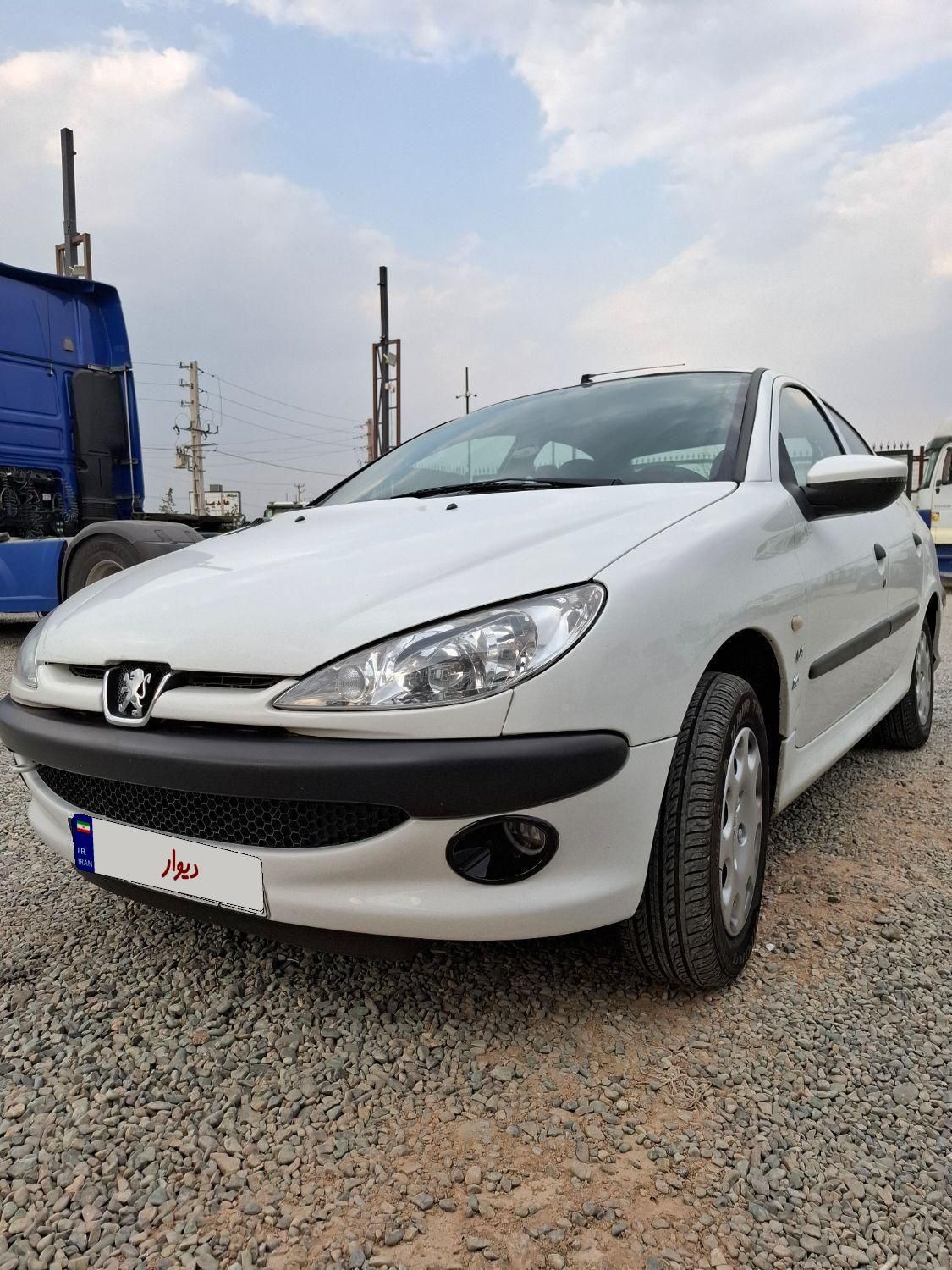 پژو ۲۰۶ صندوق دار v8 - 1390