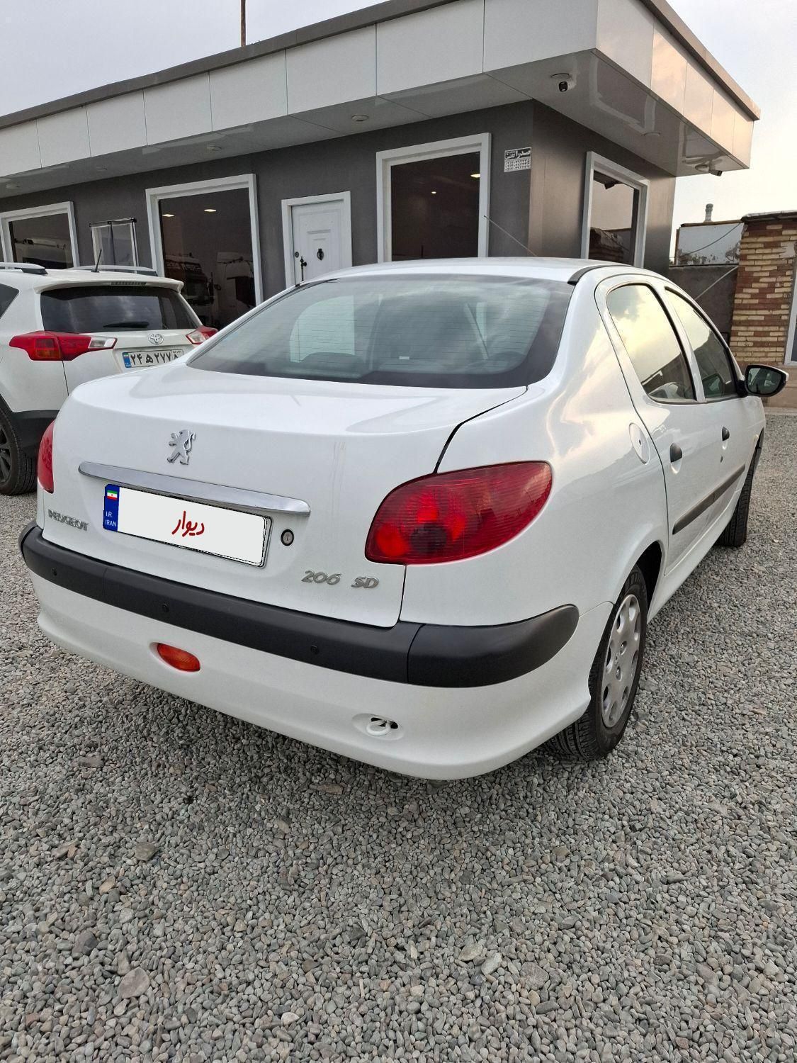 پژو ۲۰۶ صندوق دار v8 - 1390