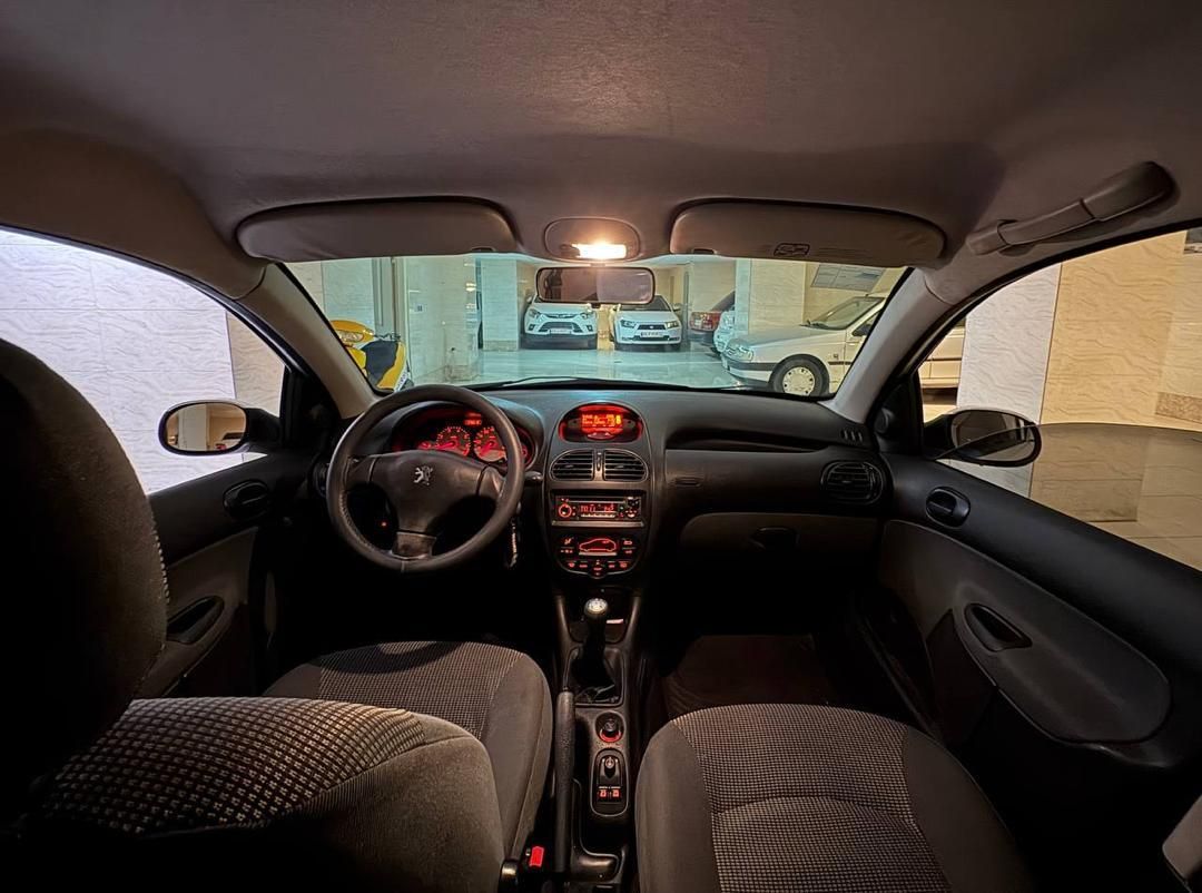 پژو ۲۰۶ صندوق دار v8 - 1397