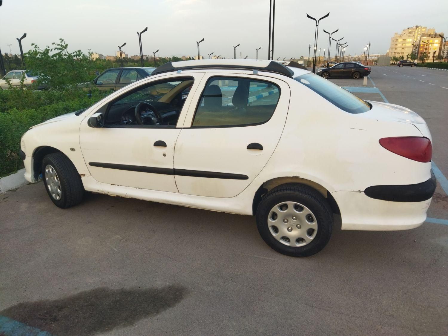 پژو ۲۰۶ صندوق دار v8 - 1390