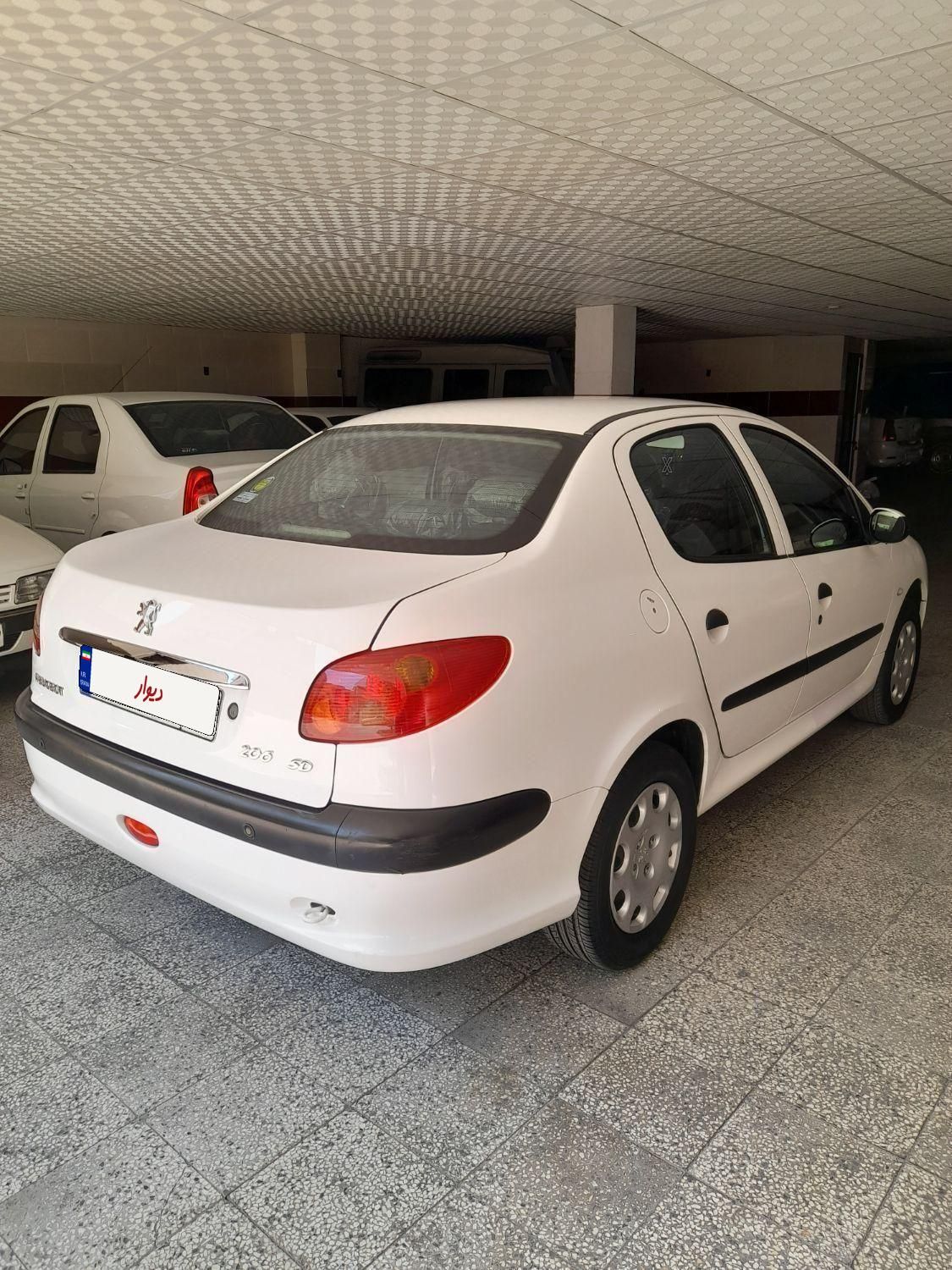 پژو ۲۰۶ صندوق دار v8 - 1396