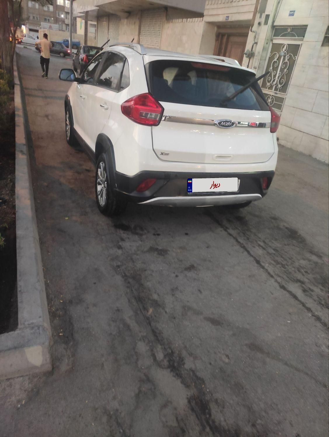 ام وی ام X22 دنده‌ای لاکچری - 1396