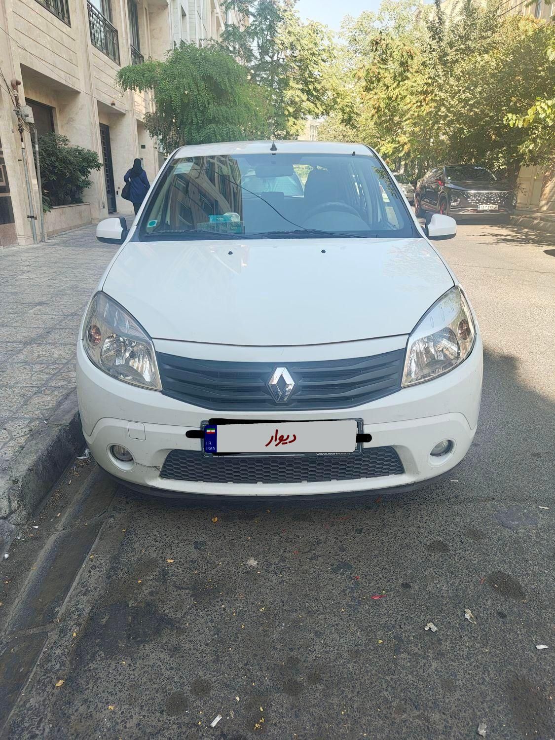 رنو ساندرو اتوماتیک - 1395