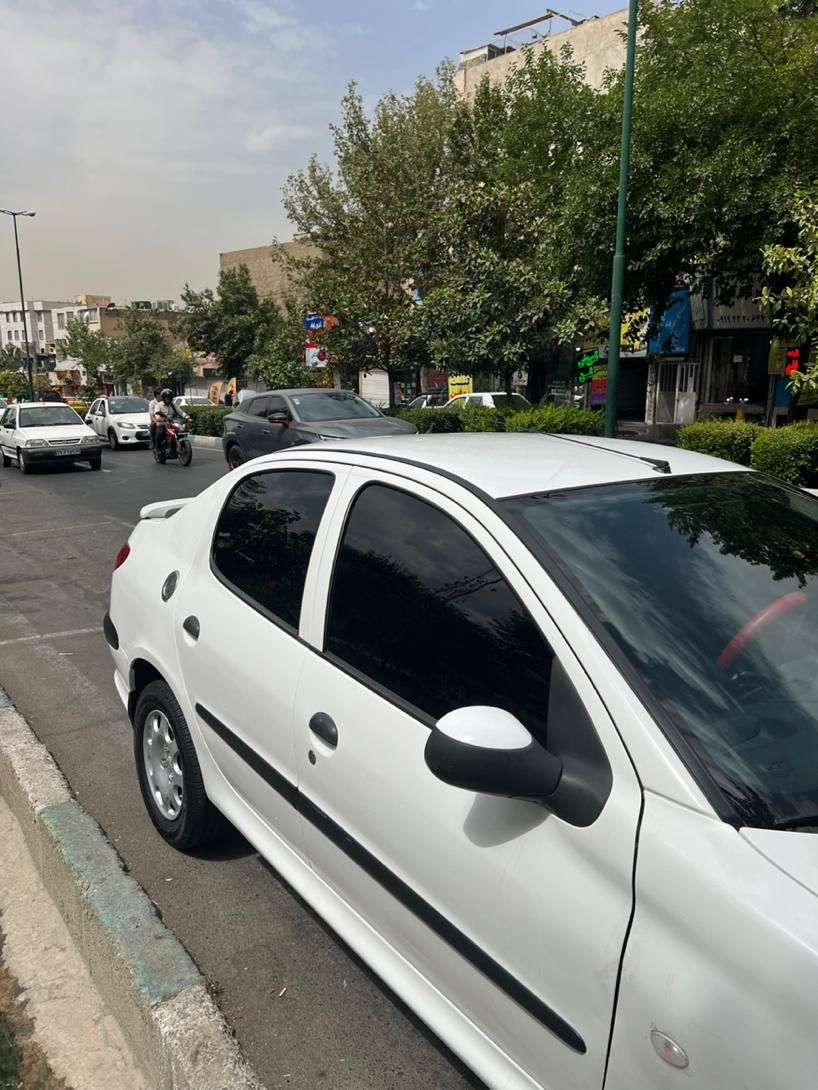 پژو ۲۰۶ صندوق دار v8 - 1397