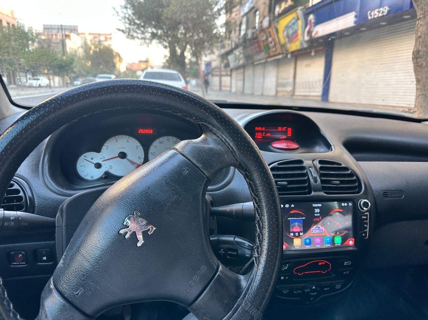 پژو ۲۰۶ صندوق دار v8 - 1393