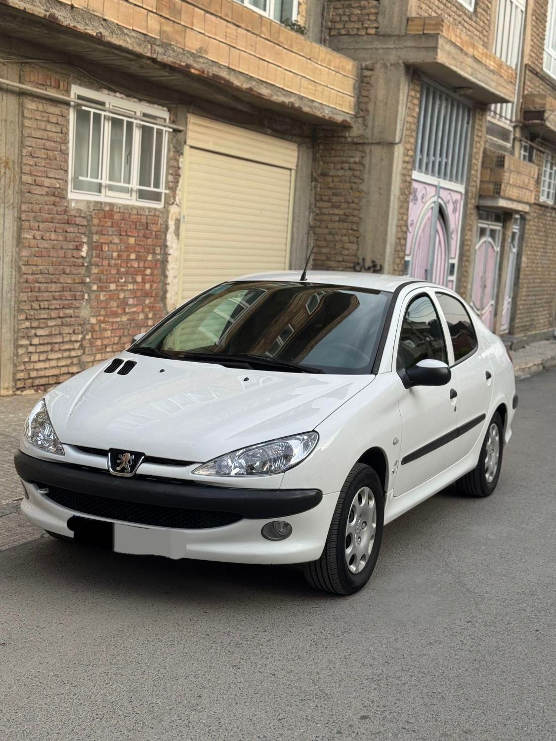 پژو ۲۰۶ صندوق دار v8 - 1397