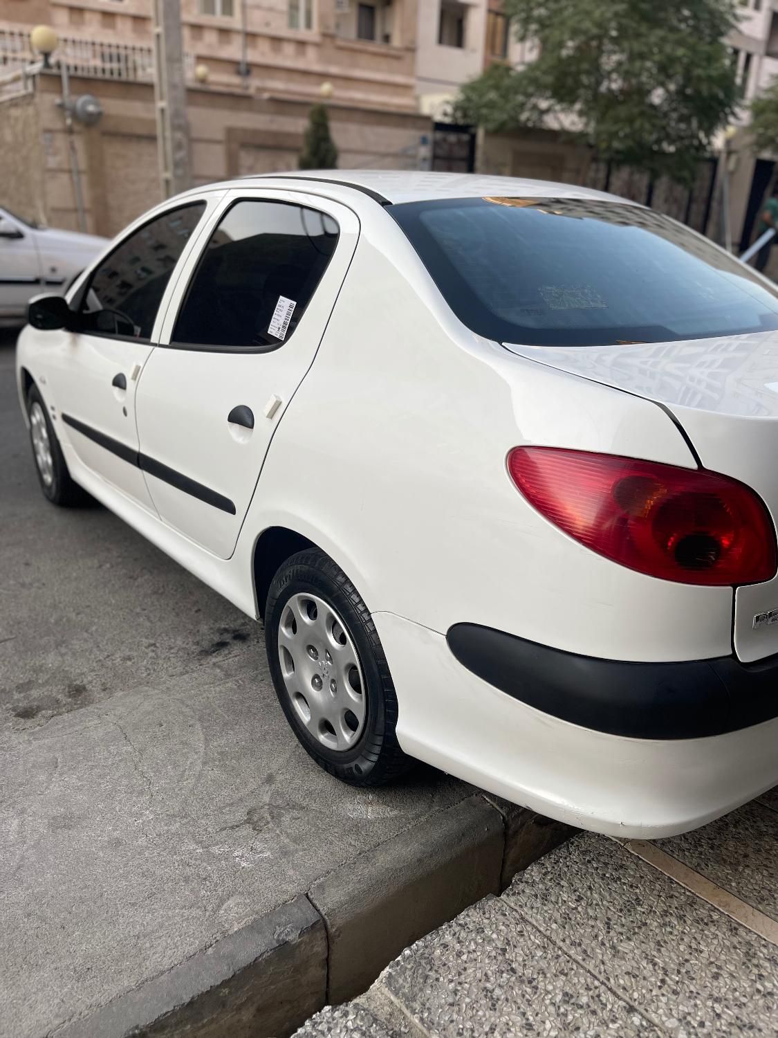 پژو ۲۰۶ صندوق دار v8 - 1396