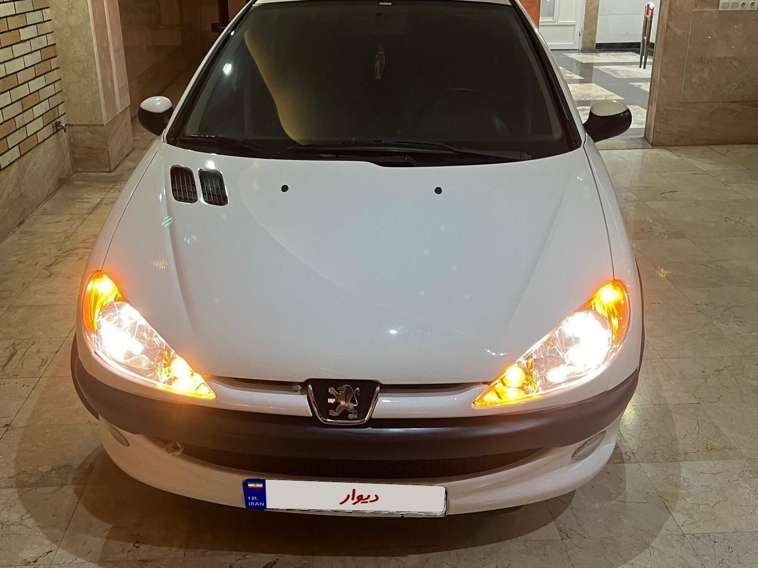 پژو ۲۰۶ صندوق دار v8 - 1394