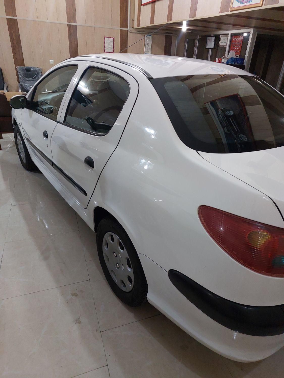 پژو ۲۰۶ صندوق دار v8 - 1391