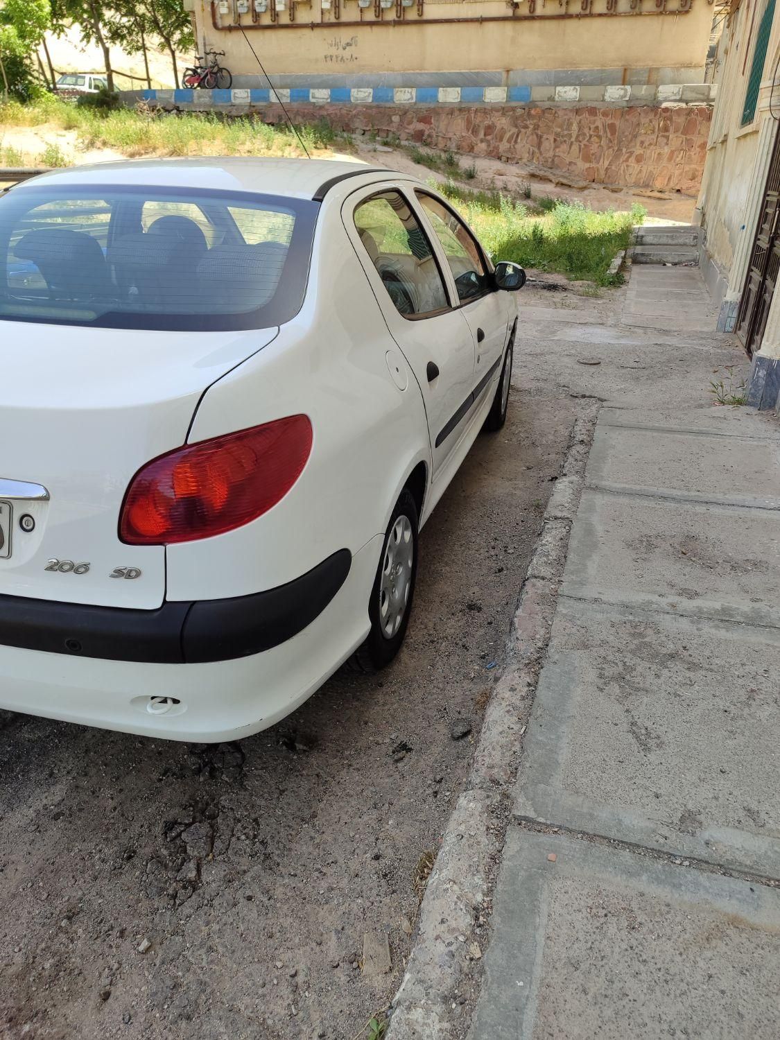 پژو ۲۰۶ صندوق دار v8 - 1397