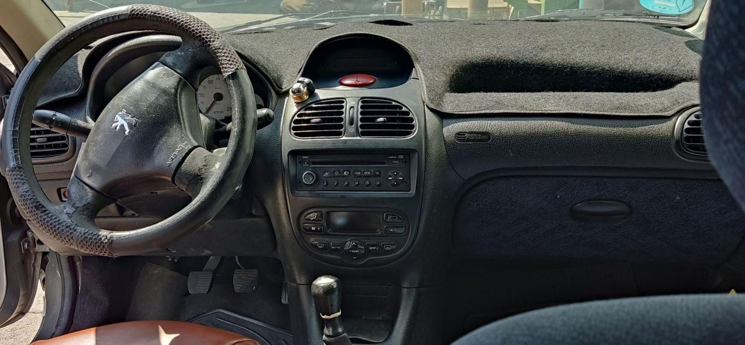 پژو ۲۰۶ صندوق دار v8 - 1386