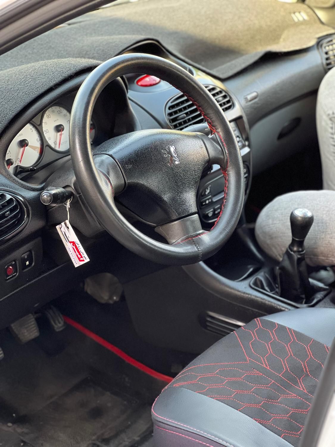 پژو ۲۰۶ صندوق دار v8 - 1399