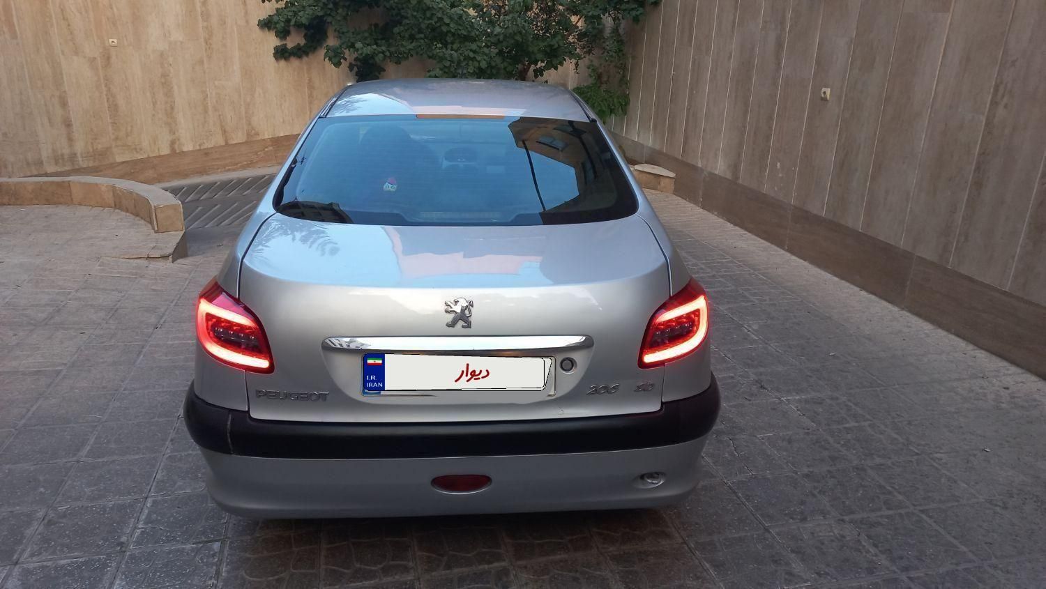 پژو ۲۰۶ صندوق دار v8 - 1386