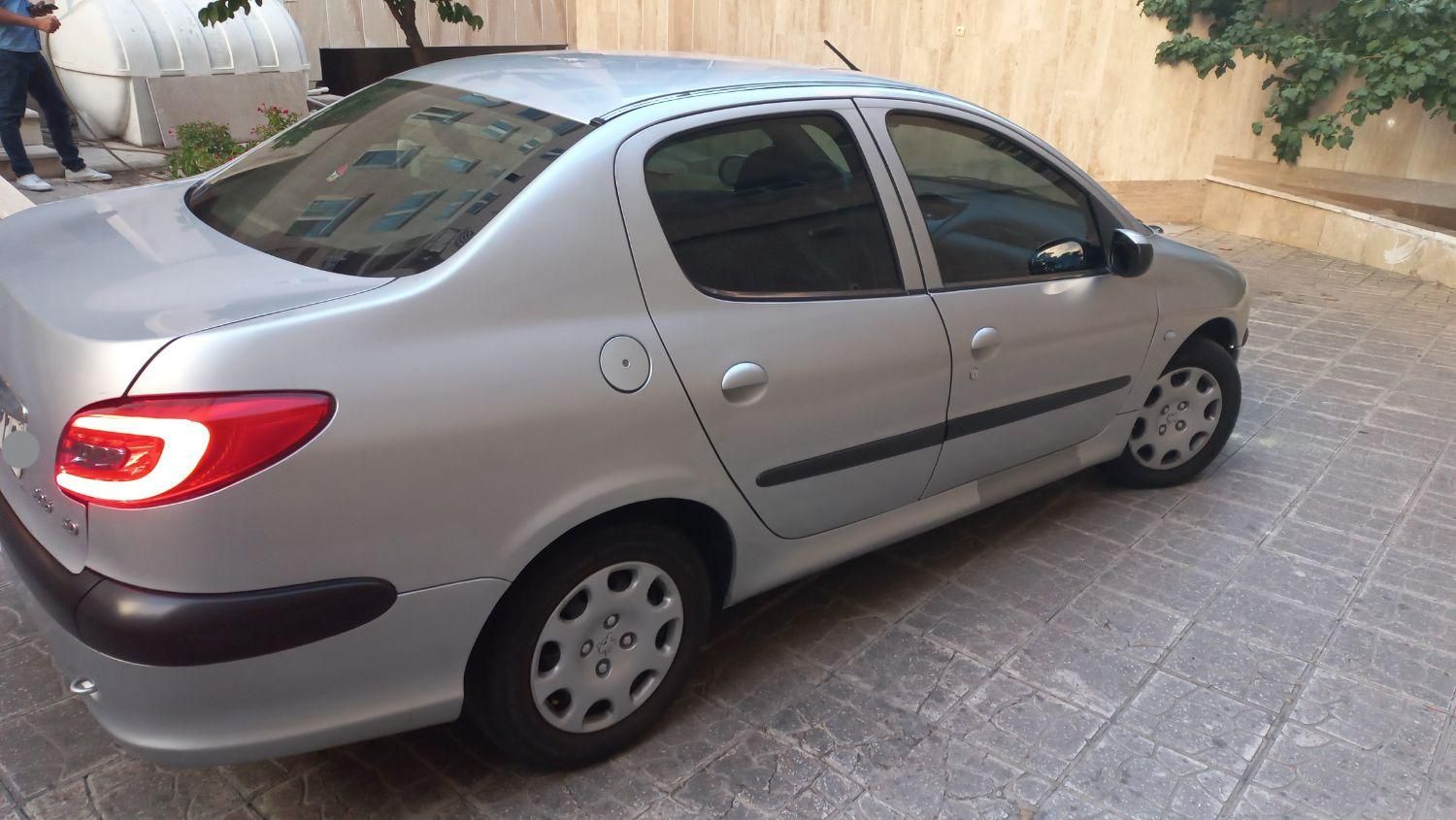 پژو ۲۰۶ صندوق دار v8 - 1386
