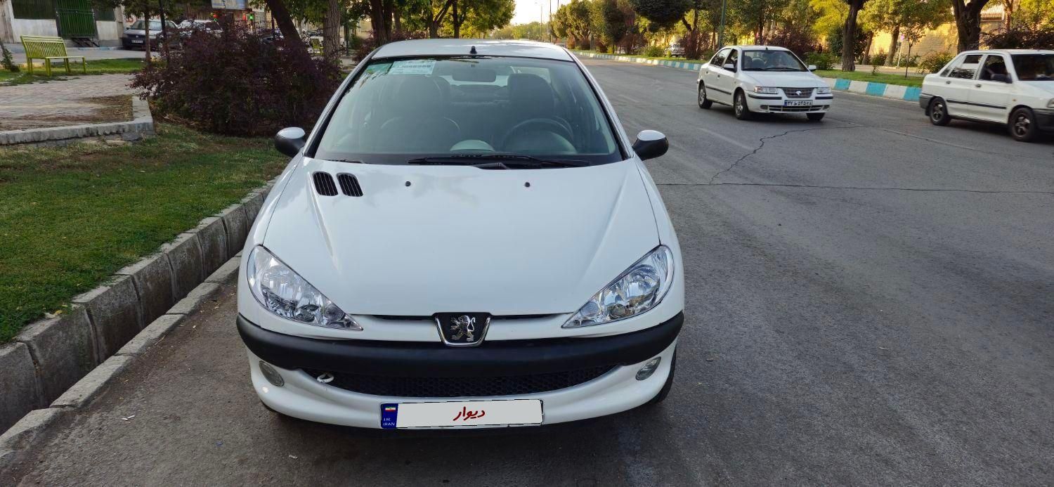 پژو ۲۰۶ صندوق دار v8 - 1390
