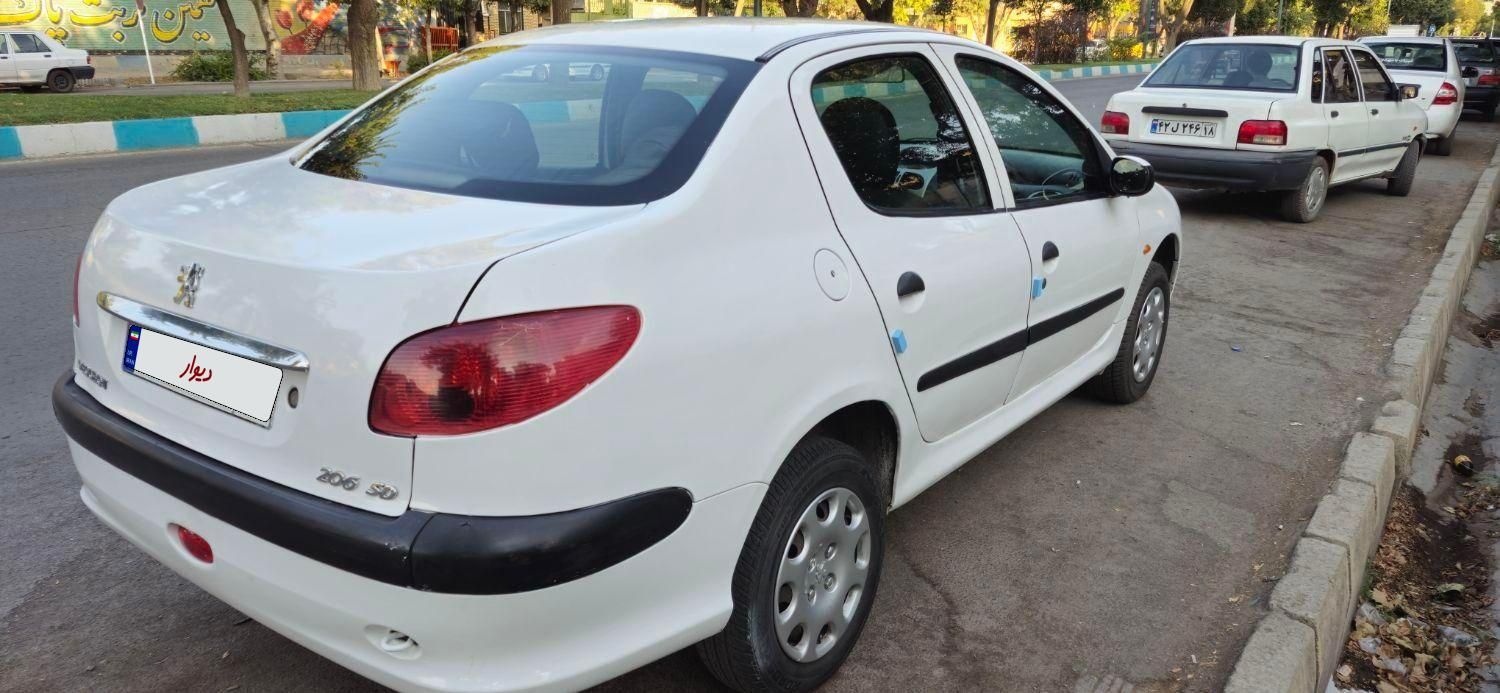 پژو ۲۰۶ صندوق دار v8 - 1390