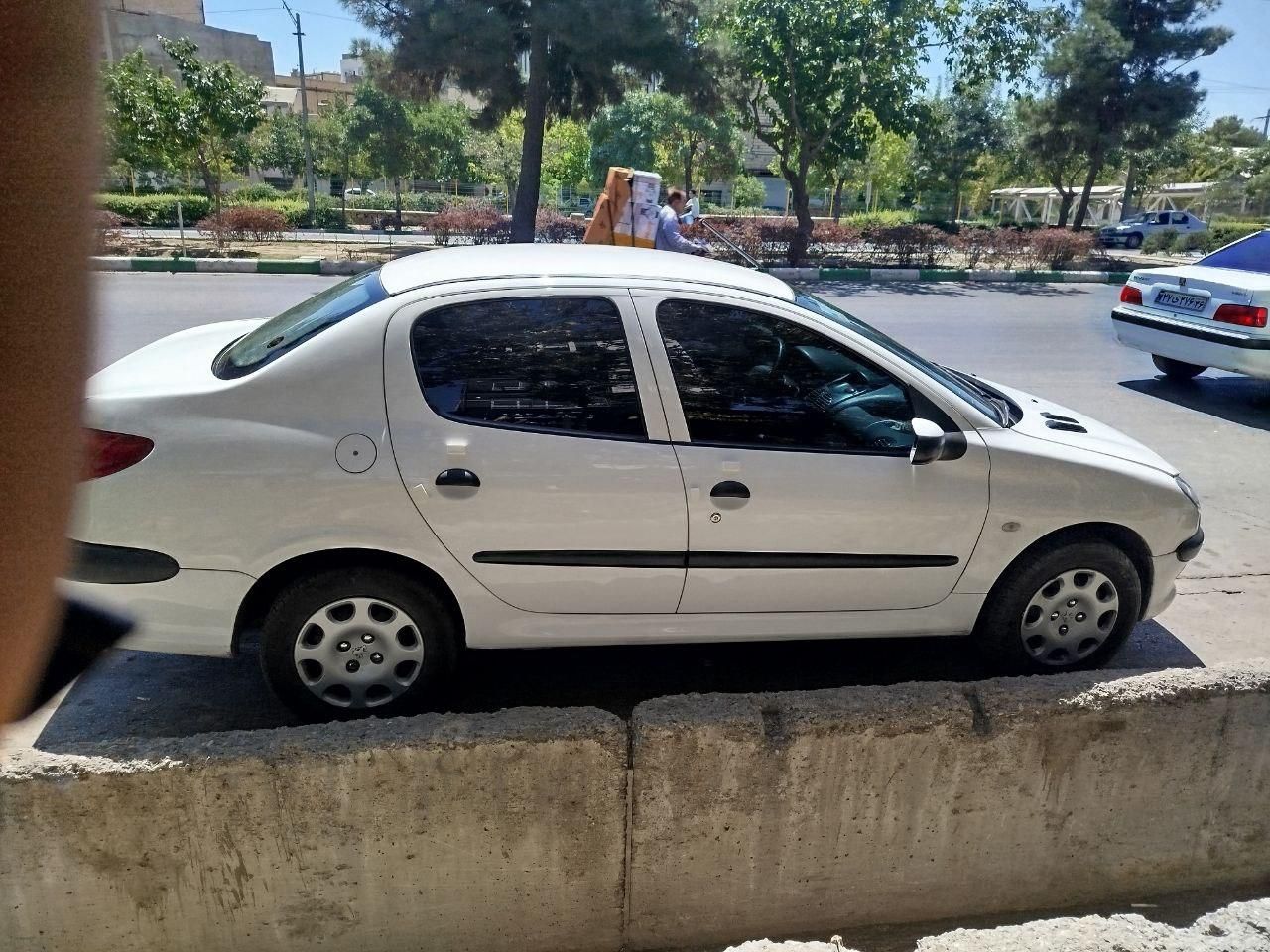 پژو ۲۰۶ صندوق دار v20 - 1389