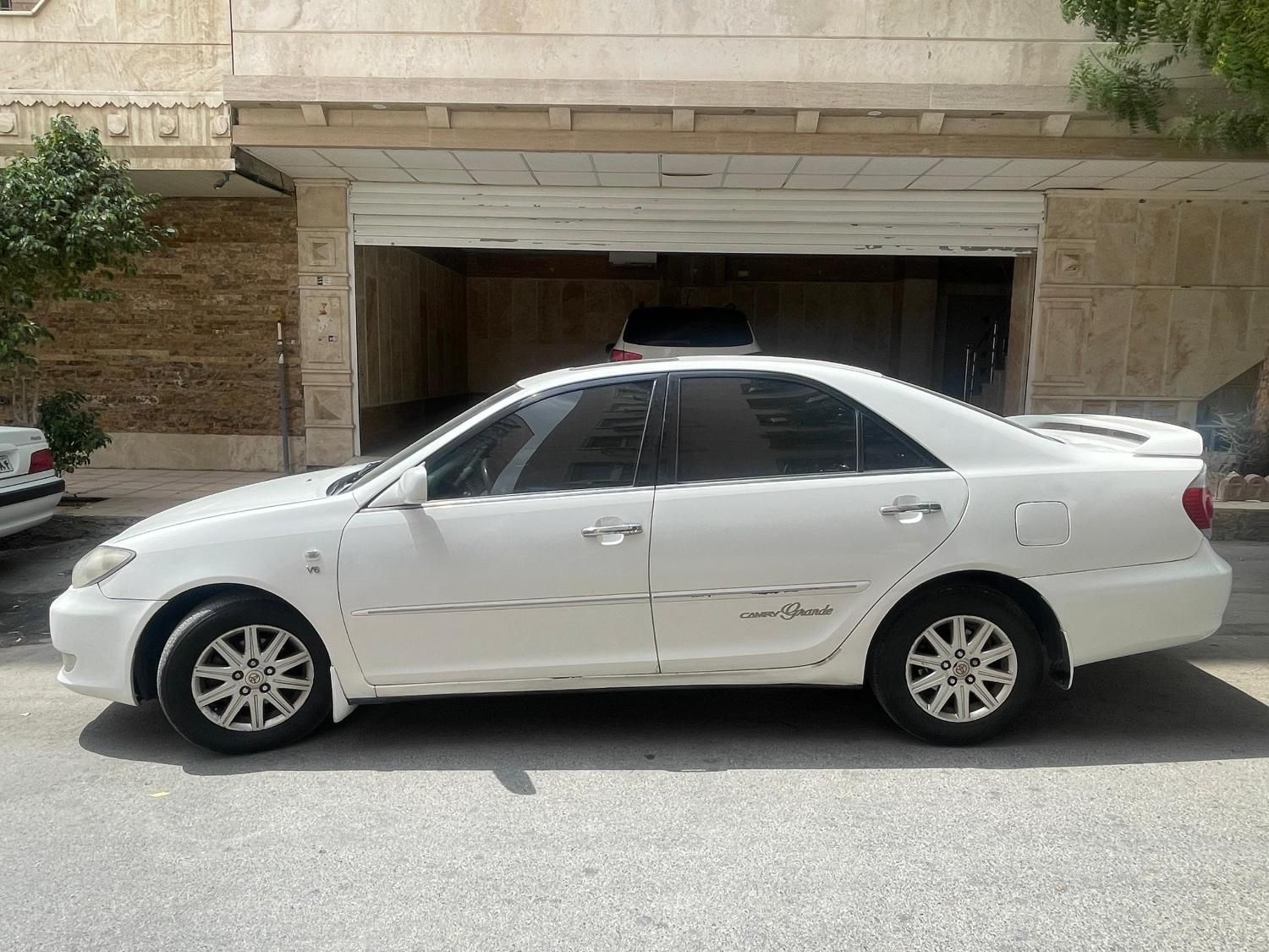 تویوتا کمری XLE - 2006
