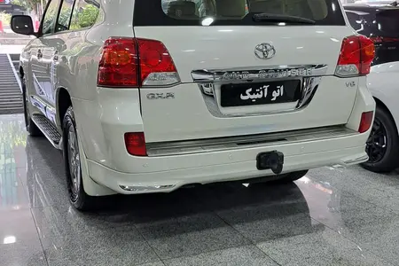 تویوتا لندکروز GXR نسل ۵ - 2013