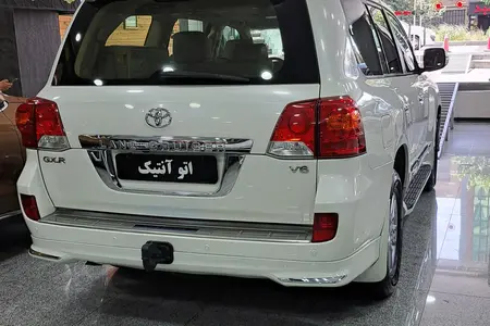 تویوتا لندکروز GXR نسل ۵ - 2013