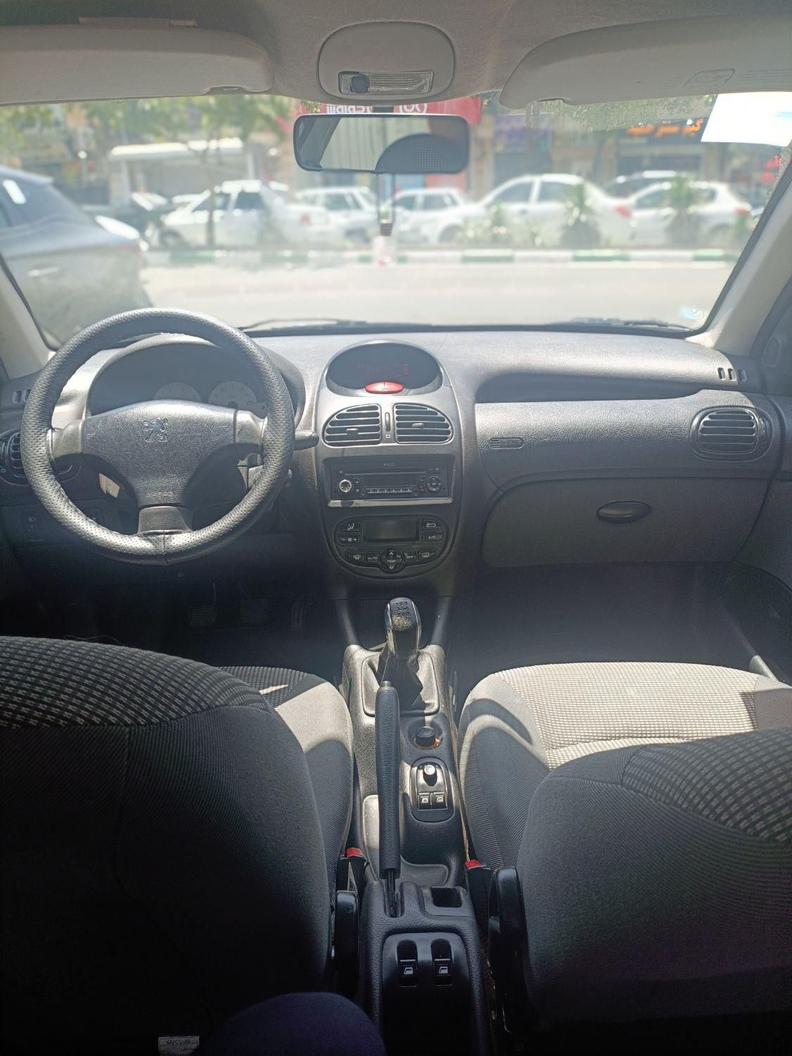 پژو ۲۰۶ صندوق دار v8 - 1396